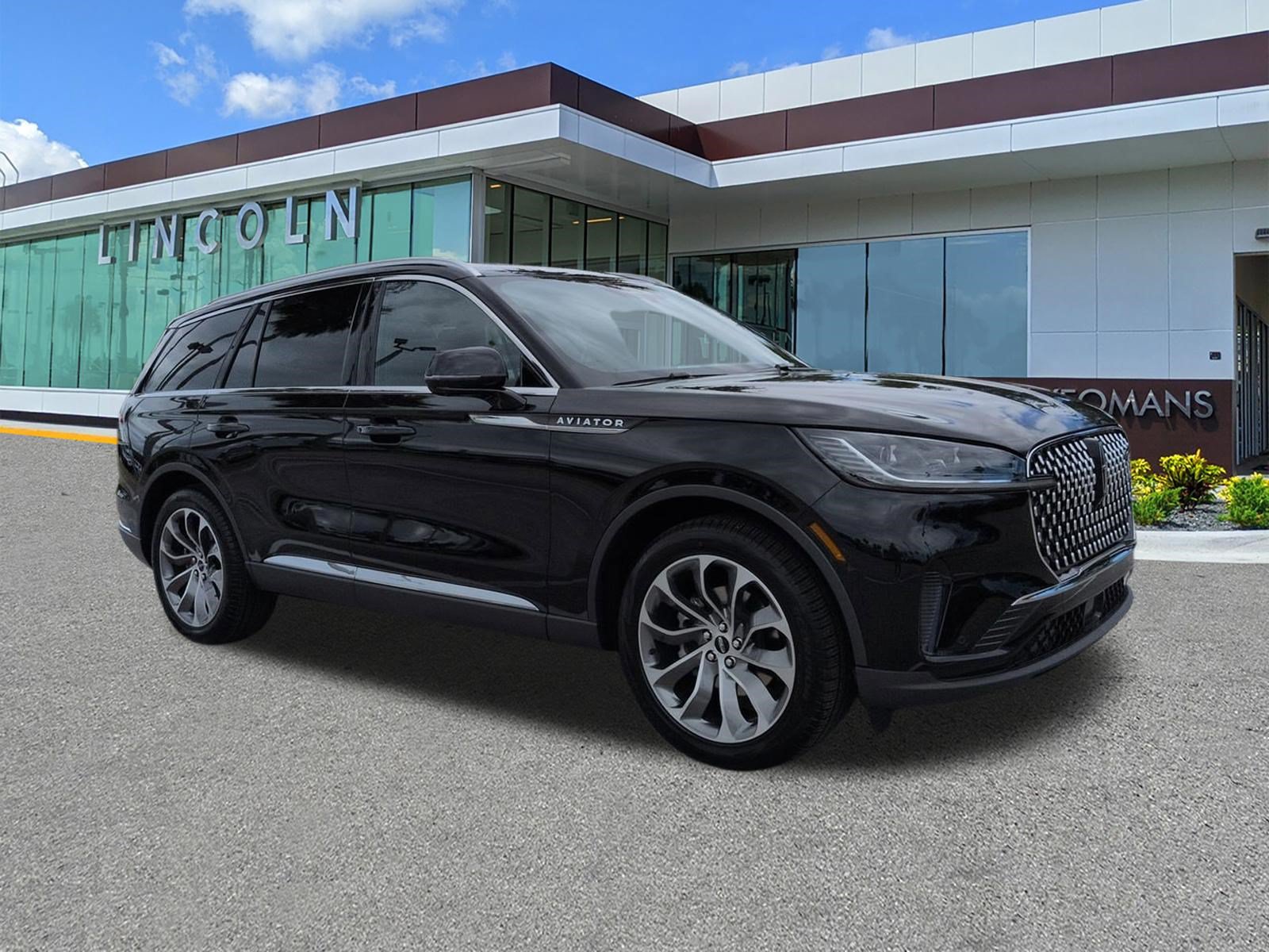 New 2026 Lincoln Aviator Reserve w/ Illumination Package RWD image 2
