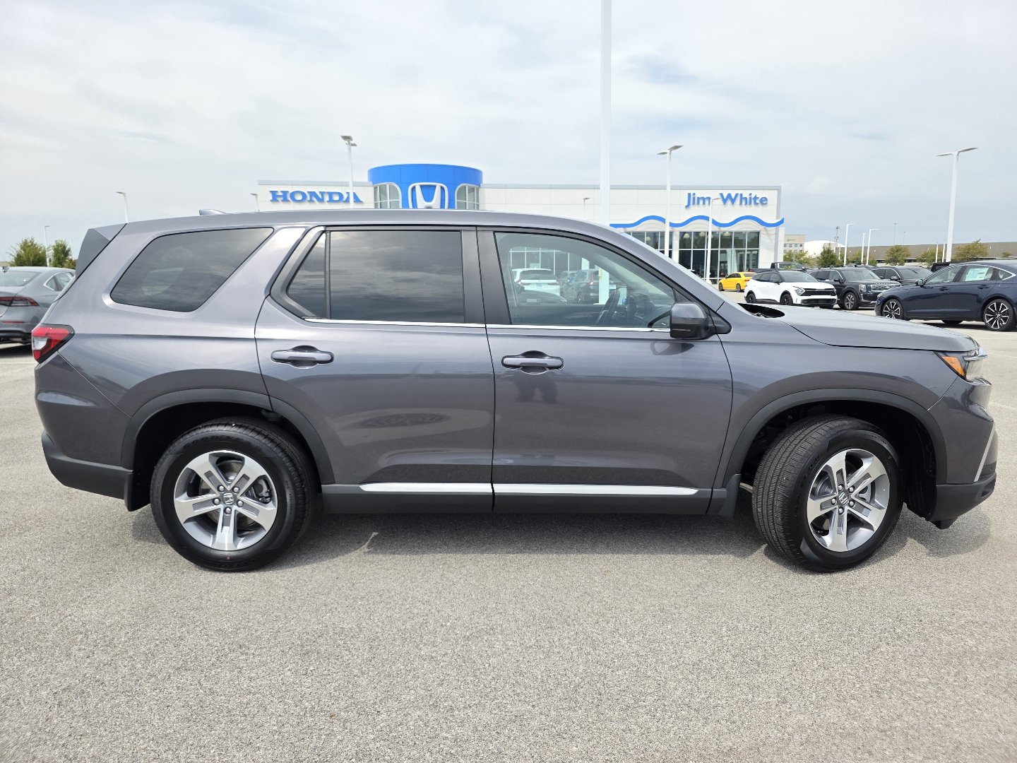 Certified 2025 Honda Pilot EX-L image 16