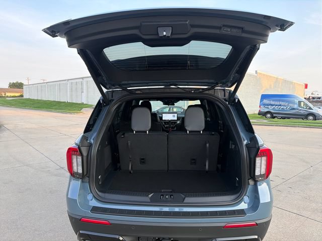 New 2026 Ford Explorer ST-Line AWD/4WD image 7