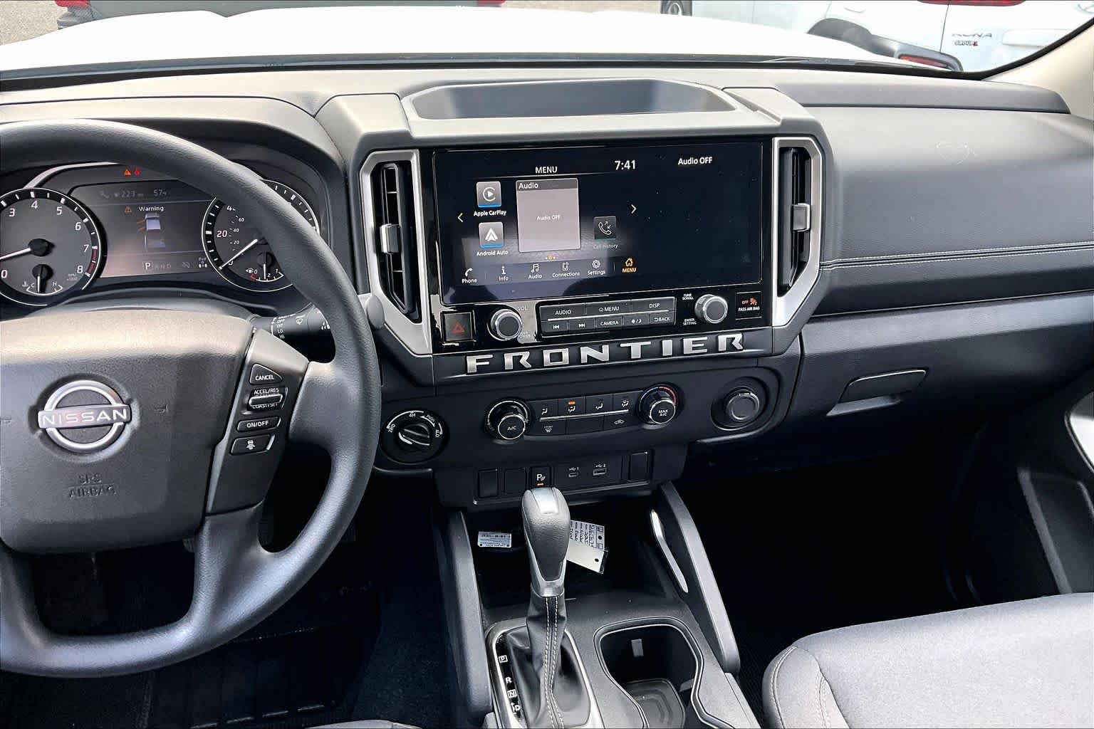 Used 2025 Nissan Frontier SV image 7