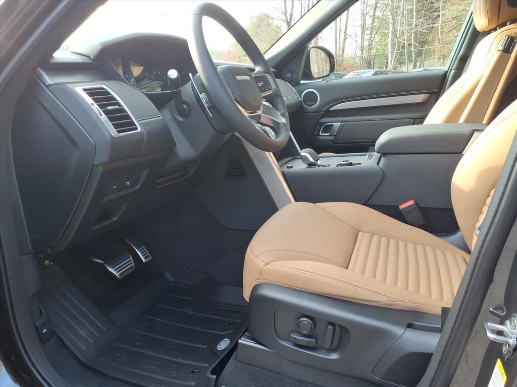 New 2026 Land Rover Discovery Limited Edition image 18