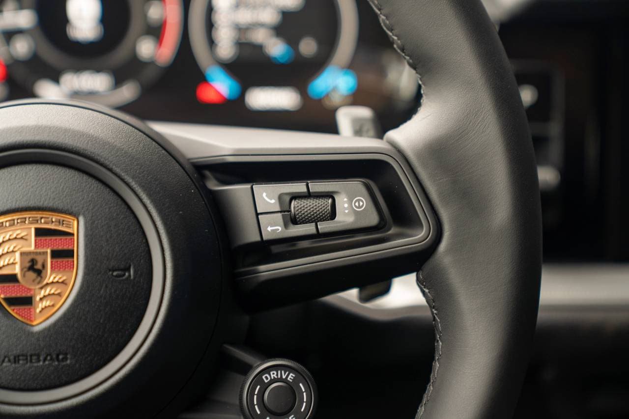 New 2026 Porsche Cayenne Coupe AWD/4WD image 15