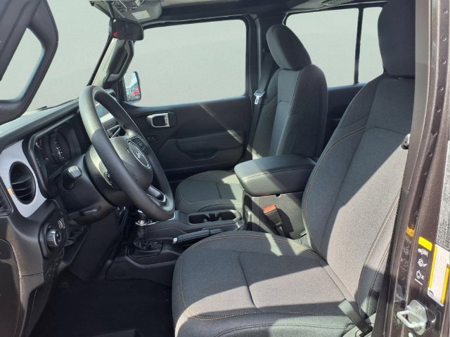 New 2026 Jeep Gladiator Sport AWD/4WD image 14