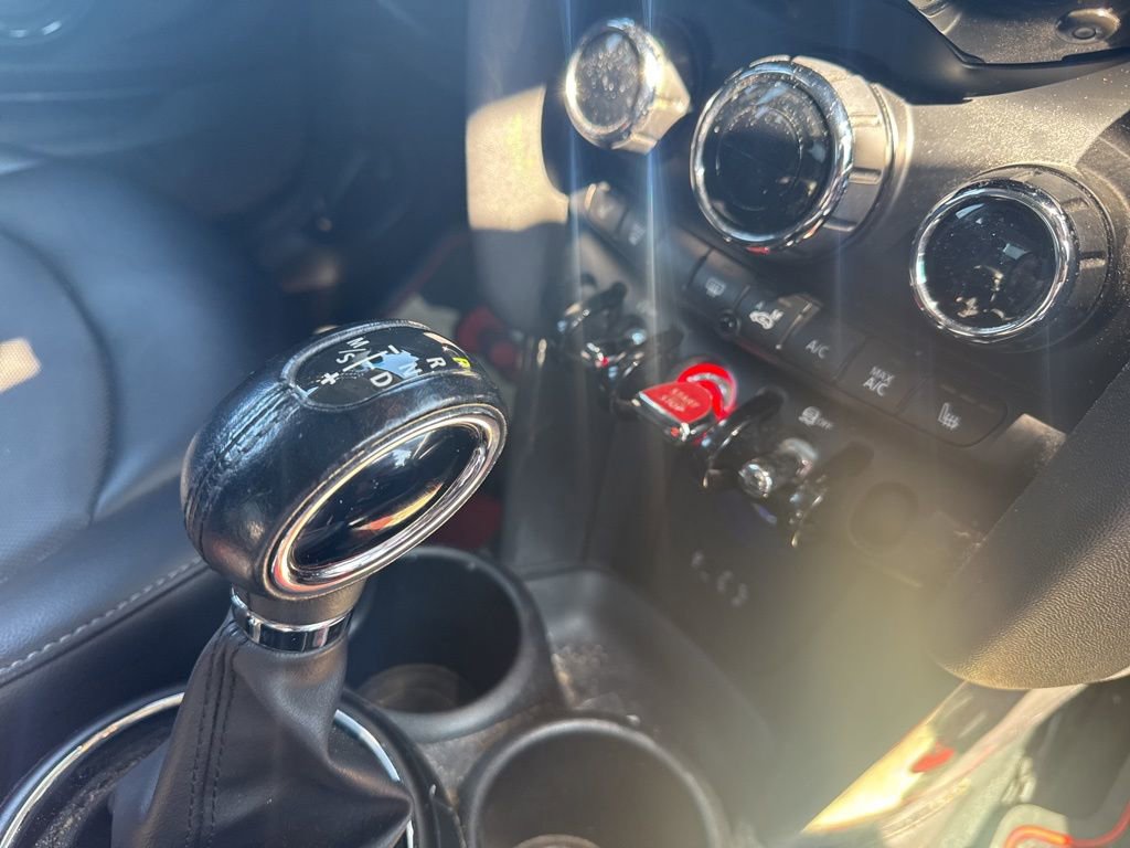 Used 2015 MINI Cooper 2-Door Hardtop image 39