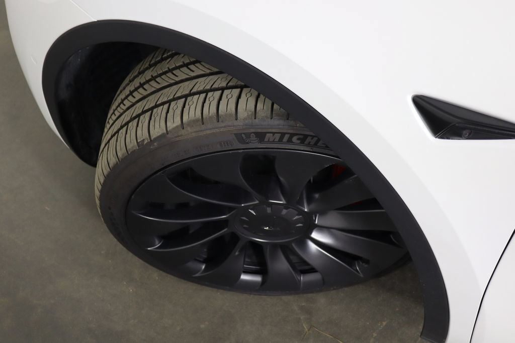 Used 2023 Tesla Model Y Performance AWD/4WD image 46