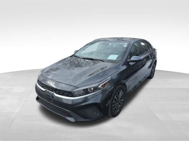 Used 2024 Kia Forte LXS image 2