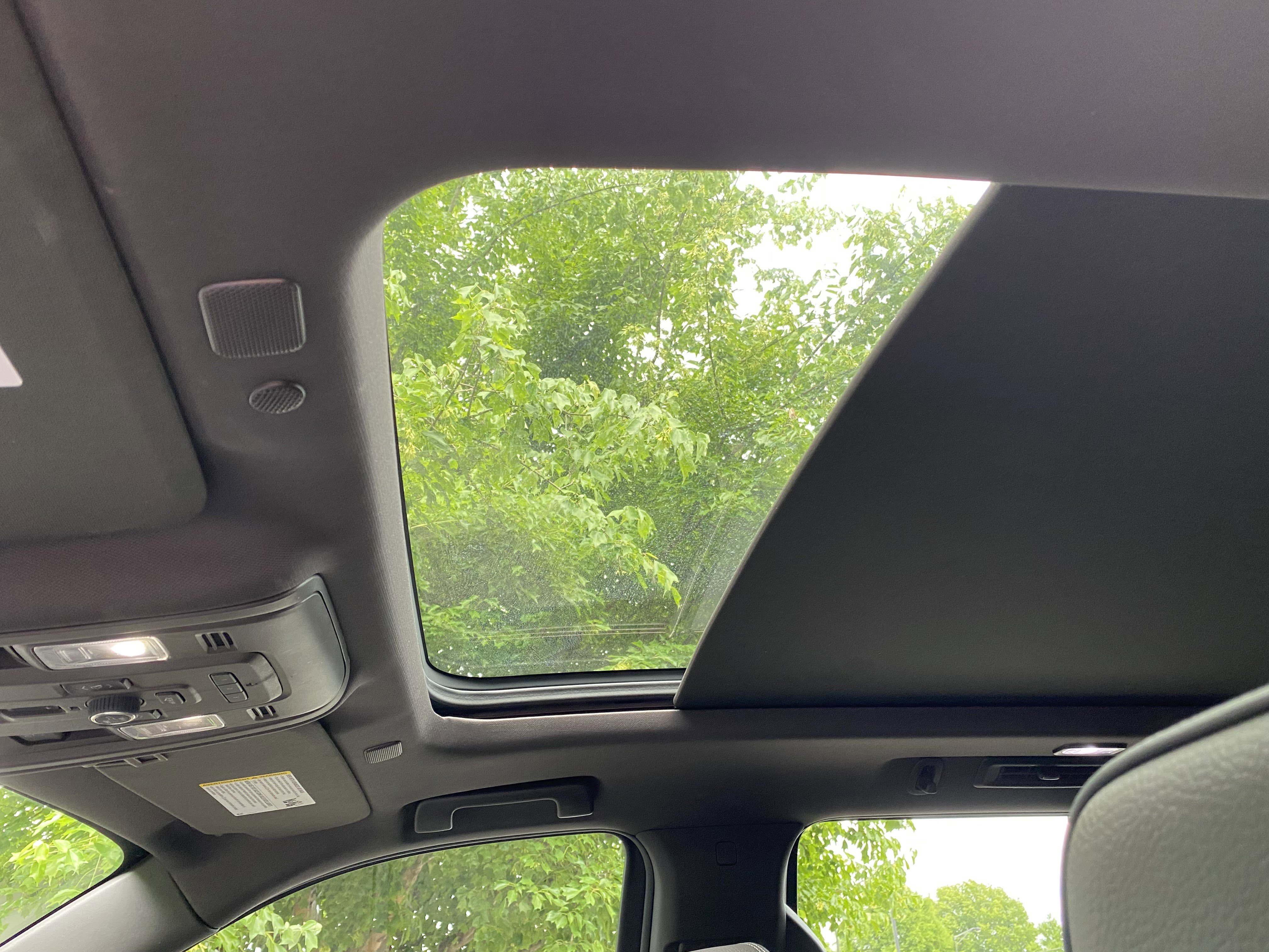 Used 2023 GMC Yukon Denali RWD image 34