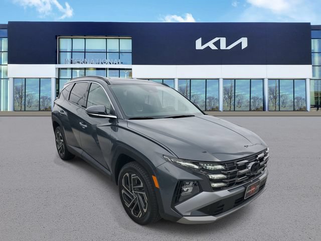 Used 2025 Hyundai Tucson Limited AWD/4WD image 2