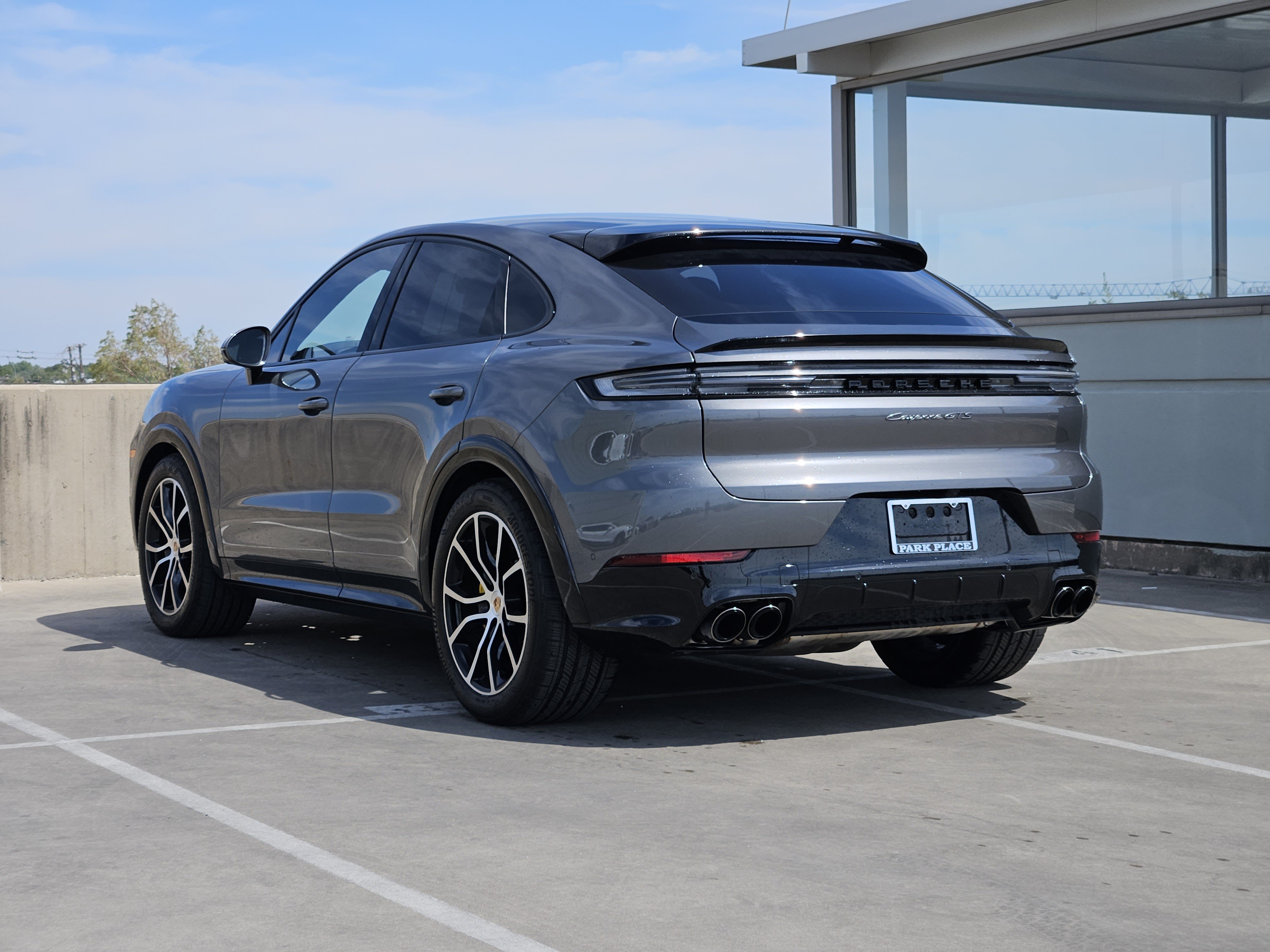 Certified 2025 Porsche Cayenne GTS AWD/4WD image 3