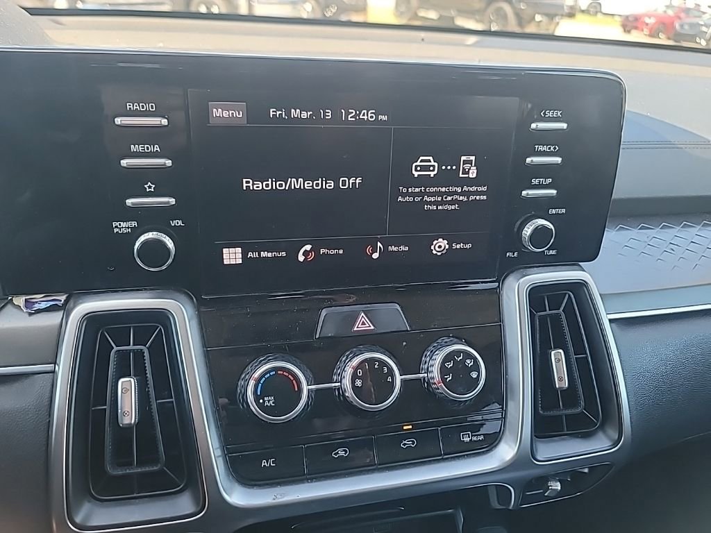 Used 2022 Kia Sorento LX image 9