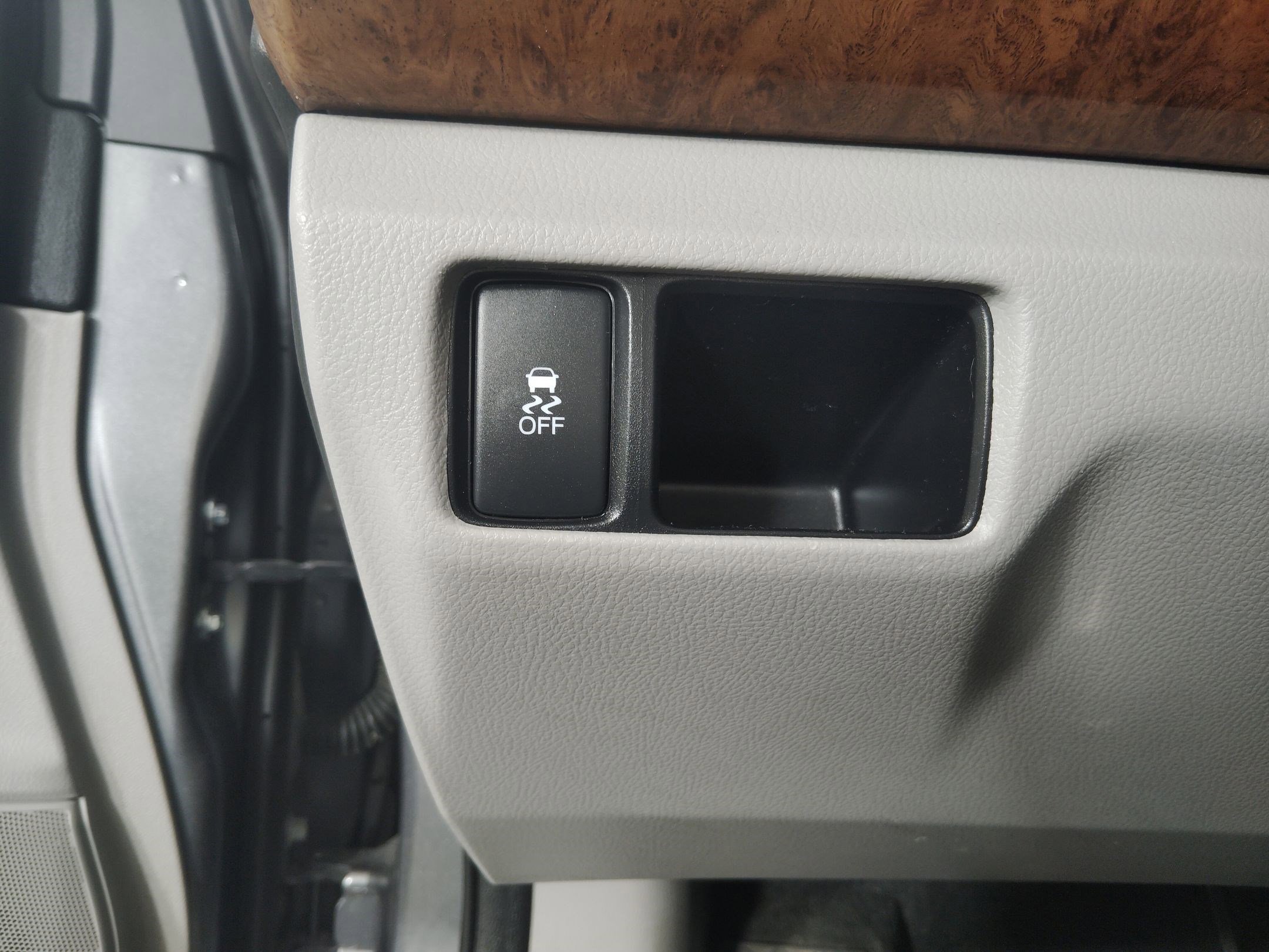 Used 2011 Honda Accord EX-L image 18