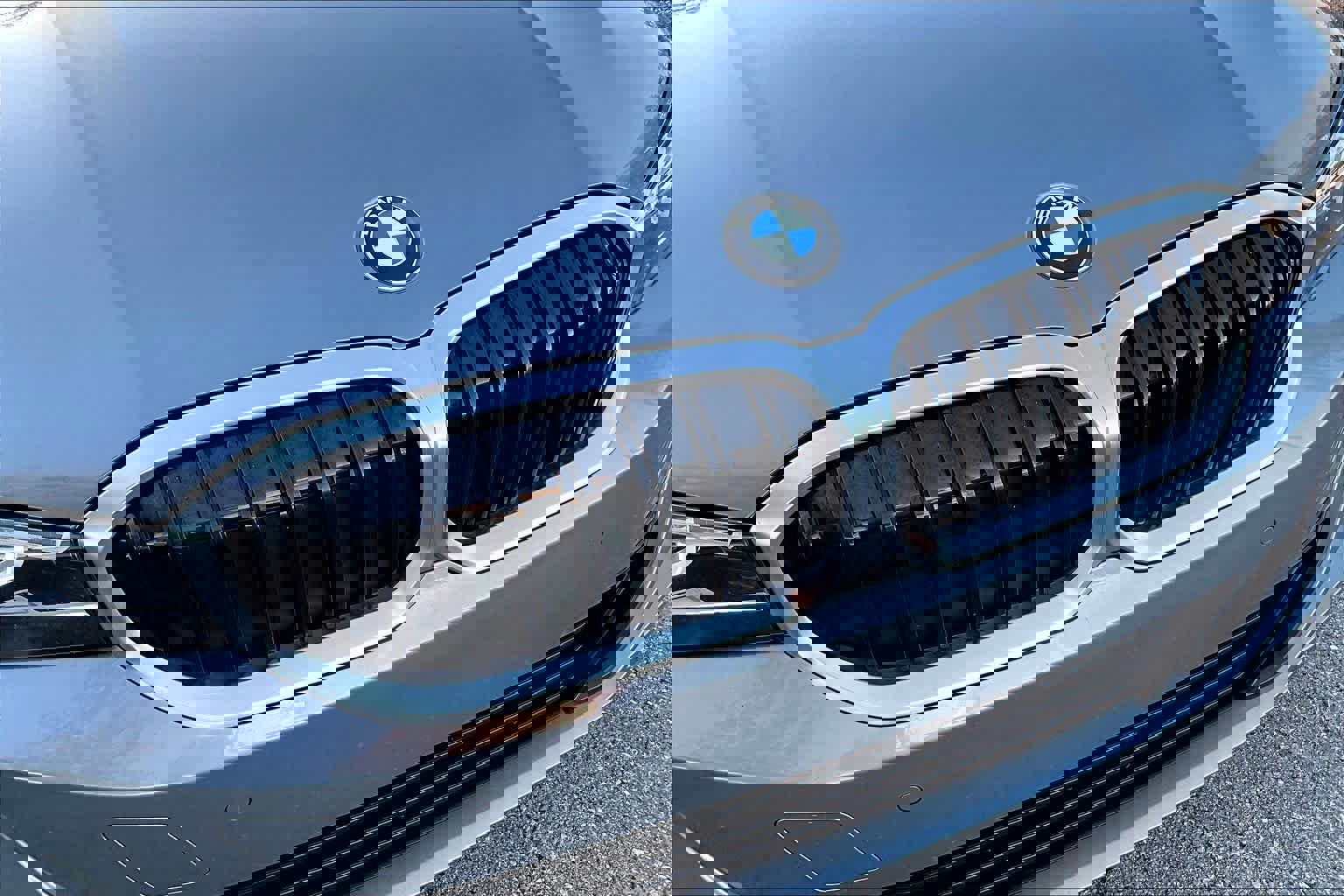 Used 2023 BMW 330i Sedan w/ Driving Assistance Package image 29