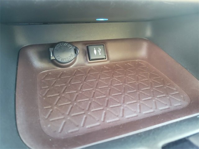 Used 2019 Toyota RAV4 Limited image 33