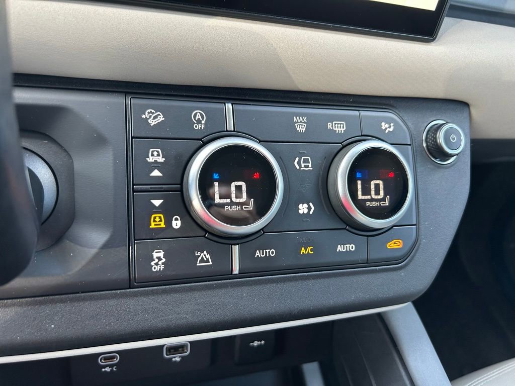 Used 2022 Land Rover Defender 110 S AWD/4WD image 26