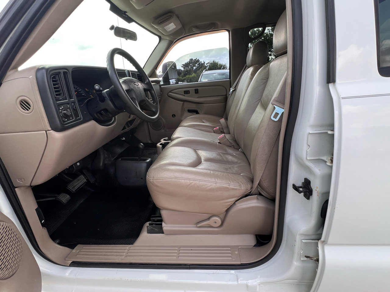 Used 2004 Chevrolet Silverado 2500 W/T image 45