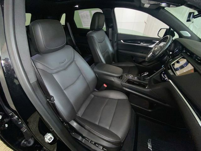 Used 2025 Cadillac XT5 Premium Luxury w/ LPO, Floor Liner Package FWD image 15