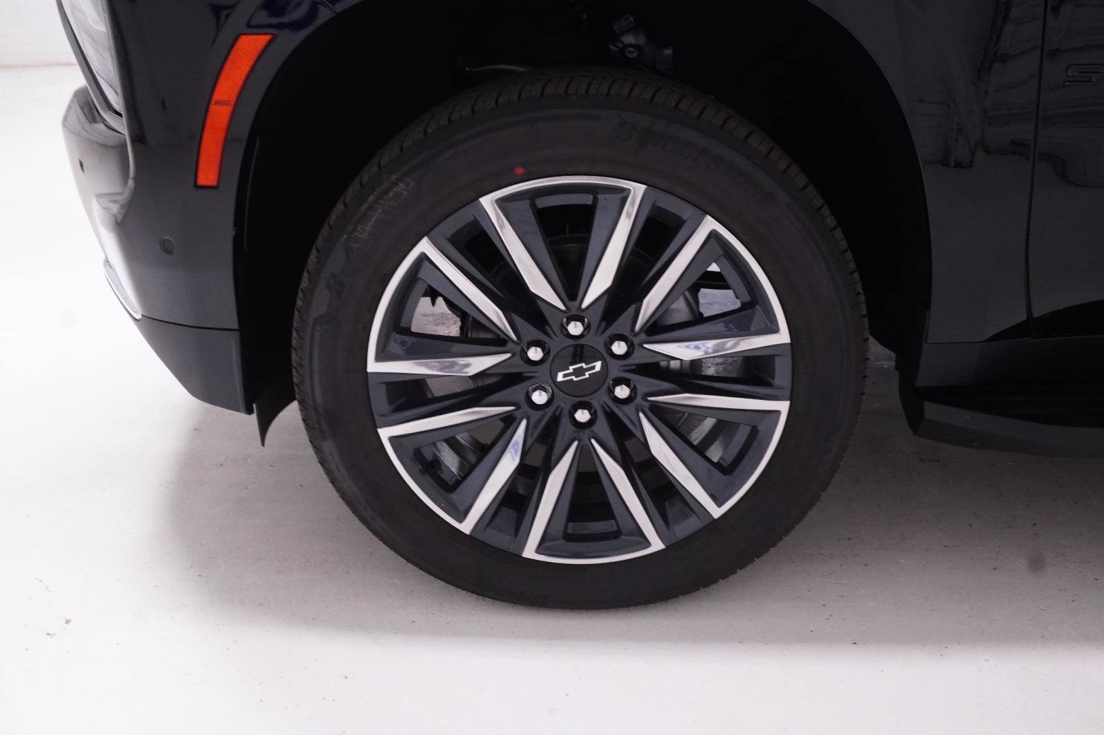 New 2026 Chevrolet Suburban LS w/ LS Custom Edition RWD image 12