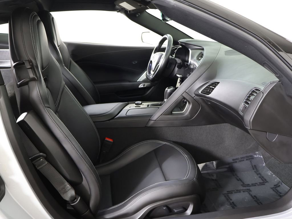 Used 2019 Chevrolet Corvette Stingray Coupe w/ 1LT RWD image 25
