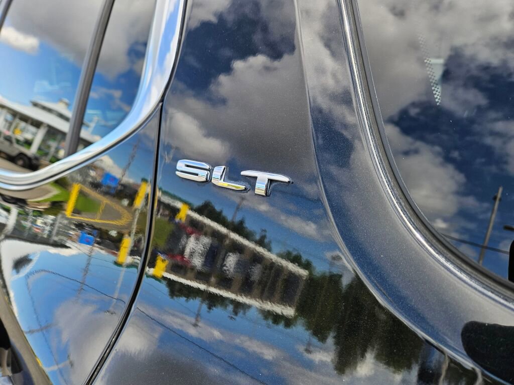 Used 2021 GMC Acadia SLT image 11