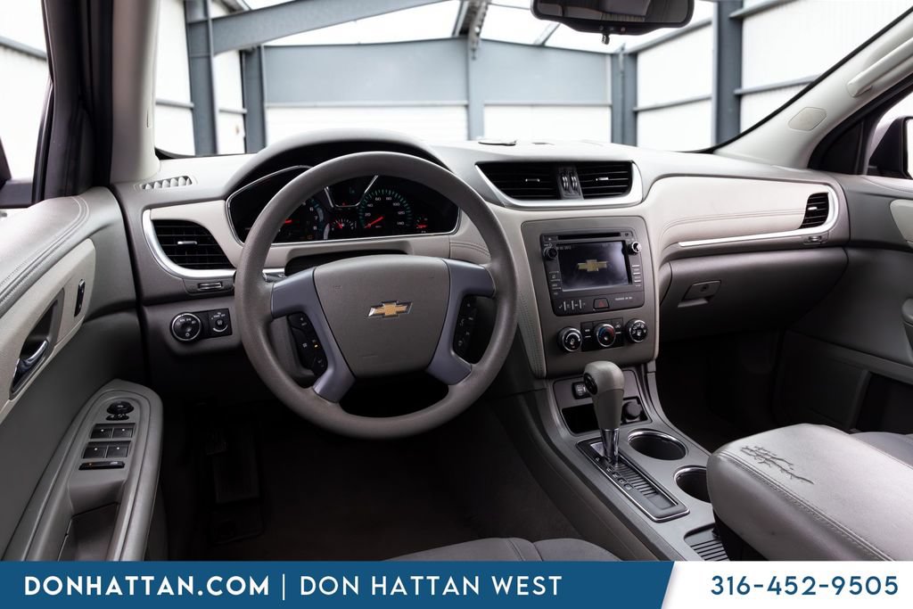 Used 2017 Chevrolet Traverse LS AWD/4WD image 16