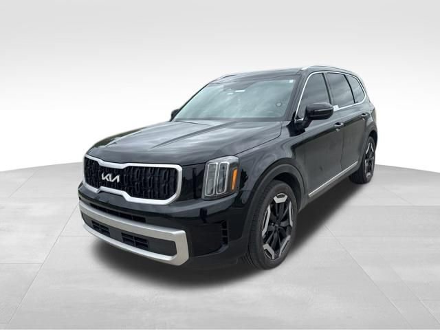 Certified 2023 Kia Telluride EX w/ EX Captain's Chair Package FWD image 7