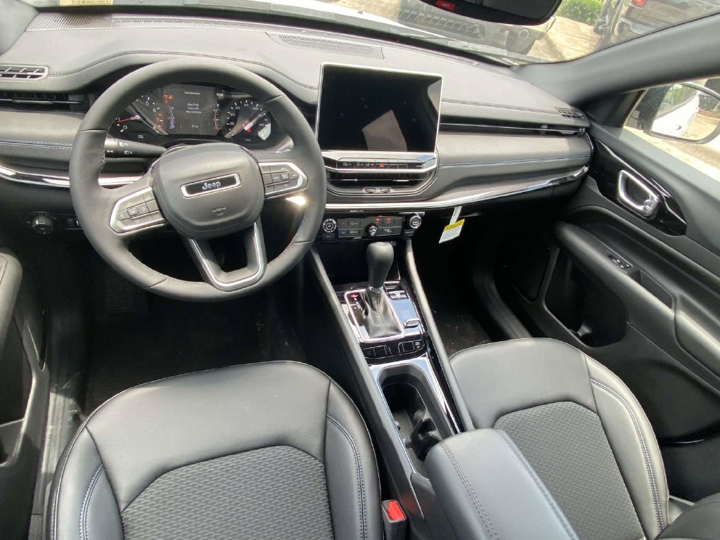 New 2026 Jeep Compass Latitude AWD/4WD image 40