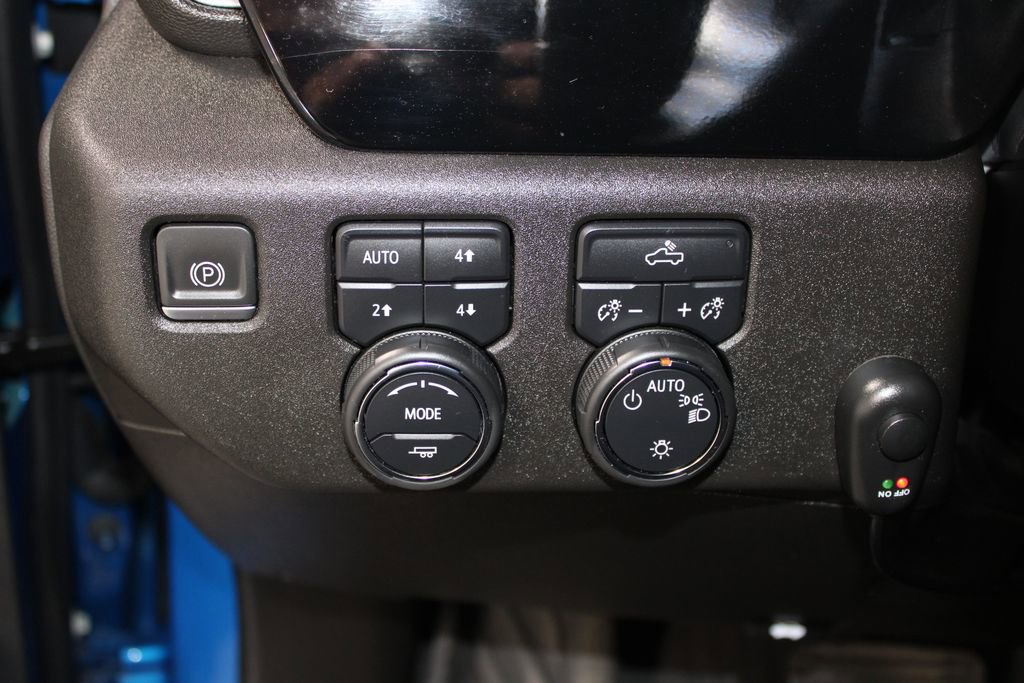 Used 2023 Chevrolet Silverado 1500 LT image 28