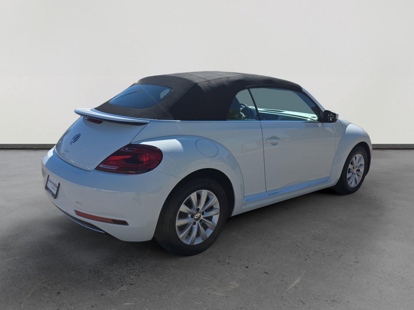 Used 2019 Volkswagen Beetle 2.0T S image 5