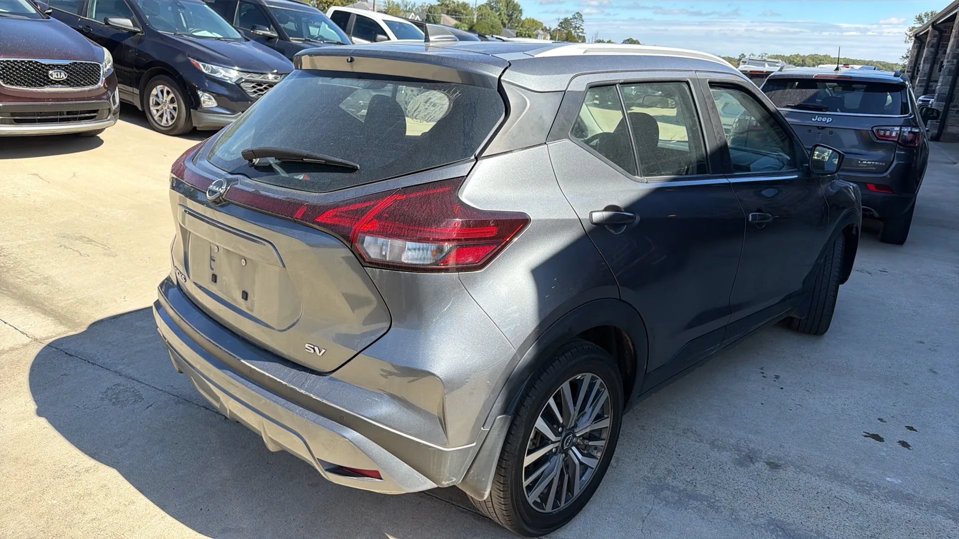 Used 2023 Nissan Kicks SV FWD image 4