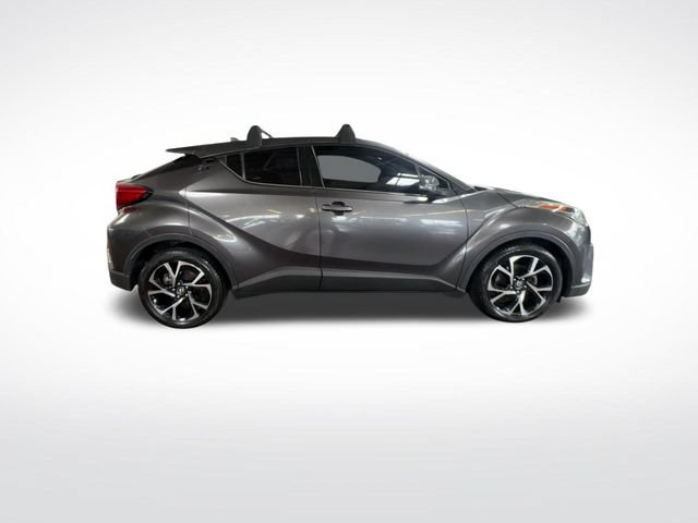 Used 2019 Toyota C-HR Limited FWD image 10