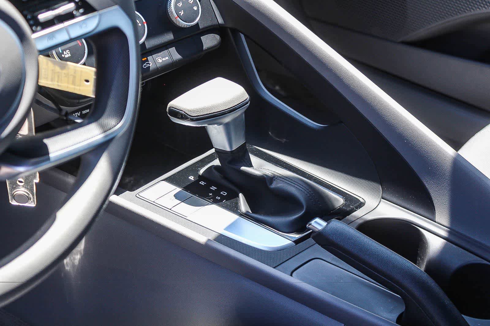 Certified 2023 Hyundai Elantra SE FWD image 24