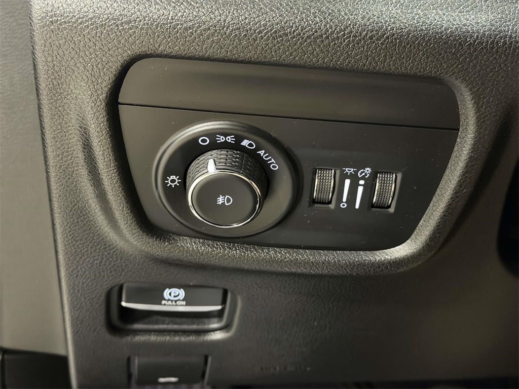 Certified 2022 Jeep Grand Cherokee L Limited image 28