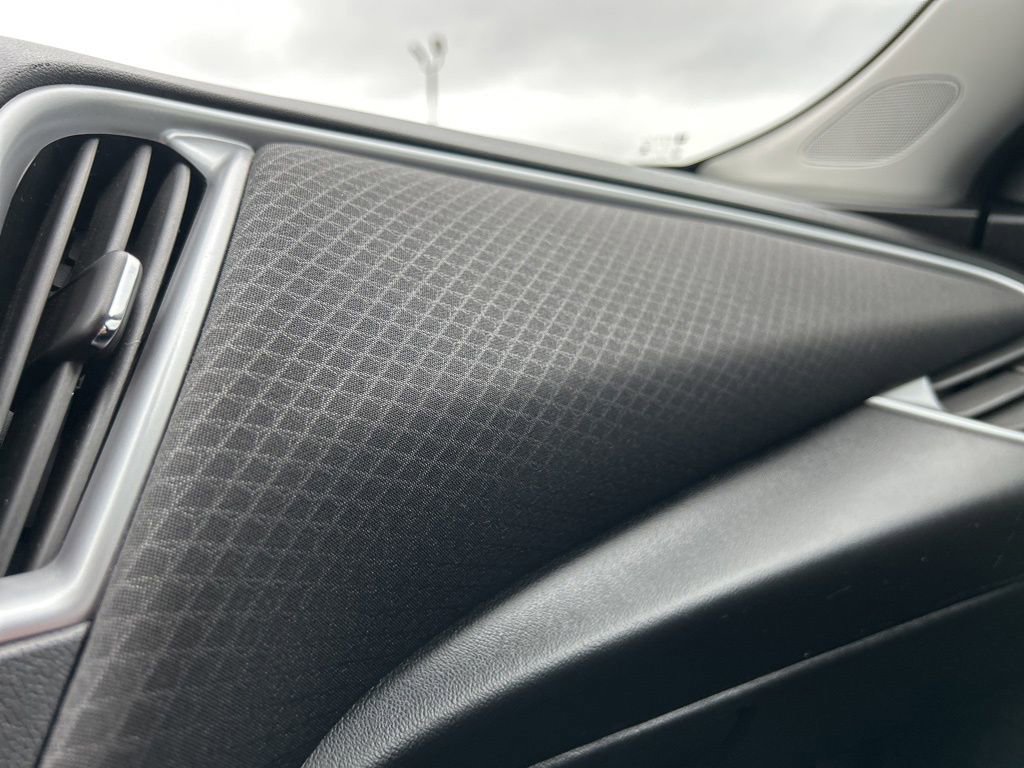 Used 2025 Chevrolet Malibu LT image 30