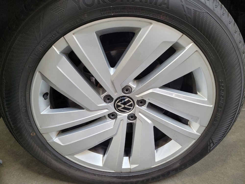 Used 2022 Volkswagen Atlas Cross Sport SE FWD image 31