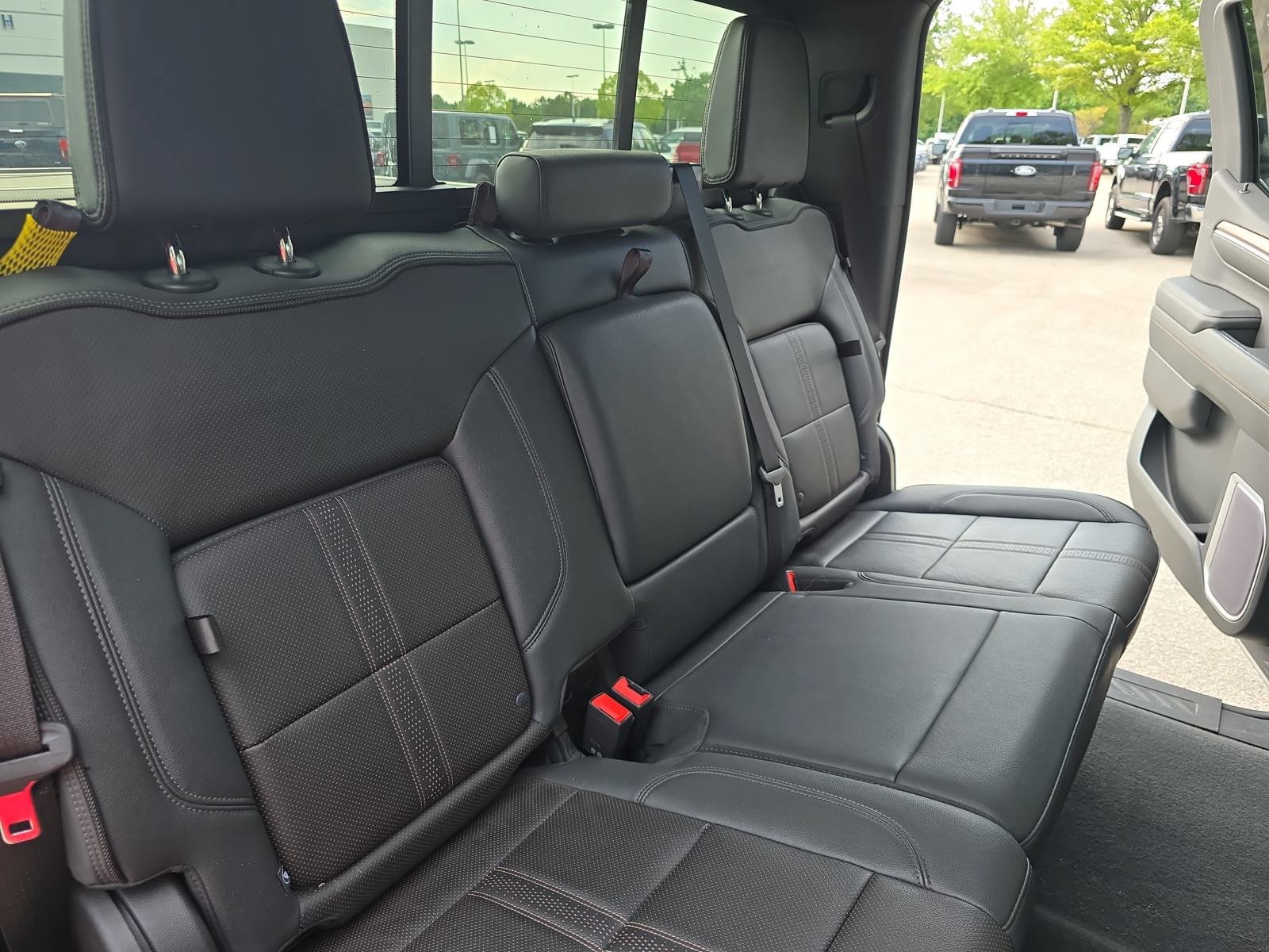 Used 2023 Chevrolet Silverado 1500 High Country w/ High Country Premium Package AWD/4WD image 11
