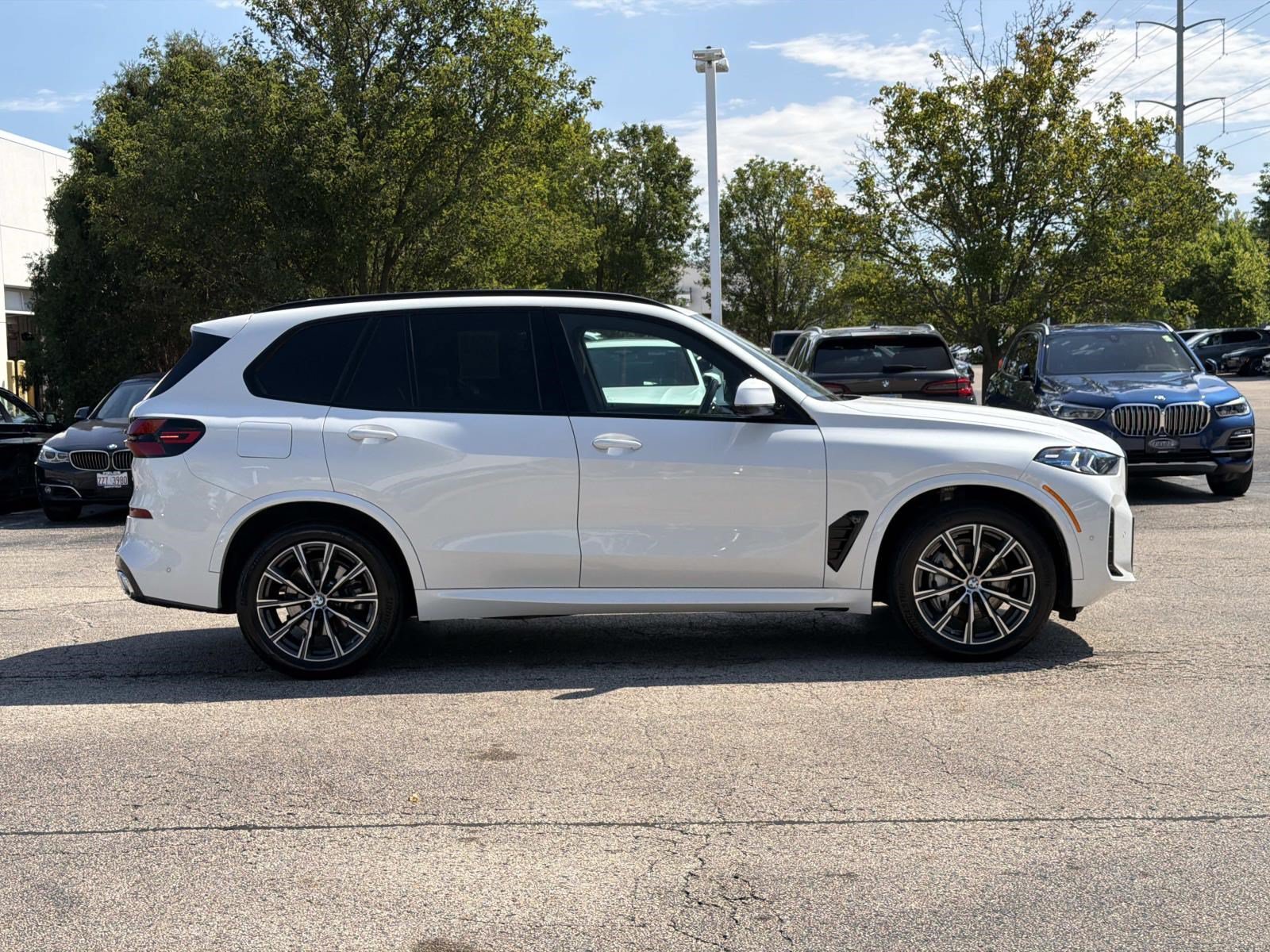 Certified 2024 BMW X5 xDrive40i w/ M Sport Package AWD/4WD image 4