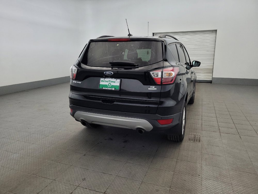 Used 2017 Ford Escape SE w/ Equipment Group 201A FWD image 7
