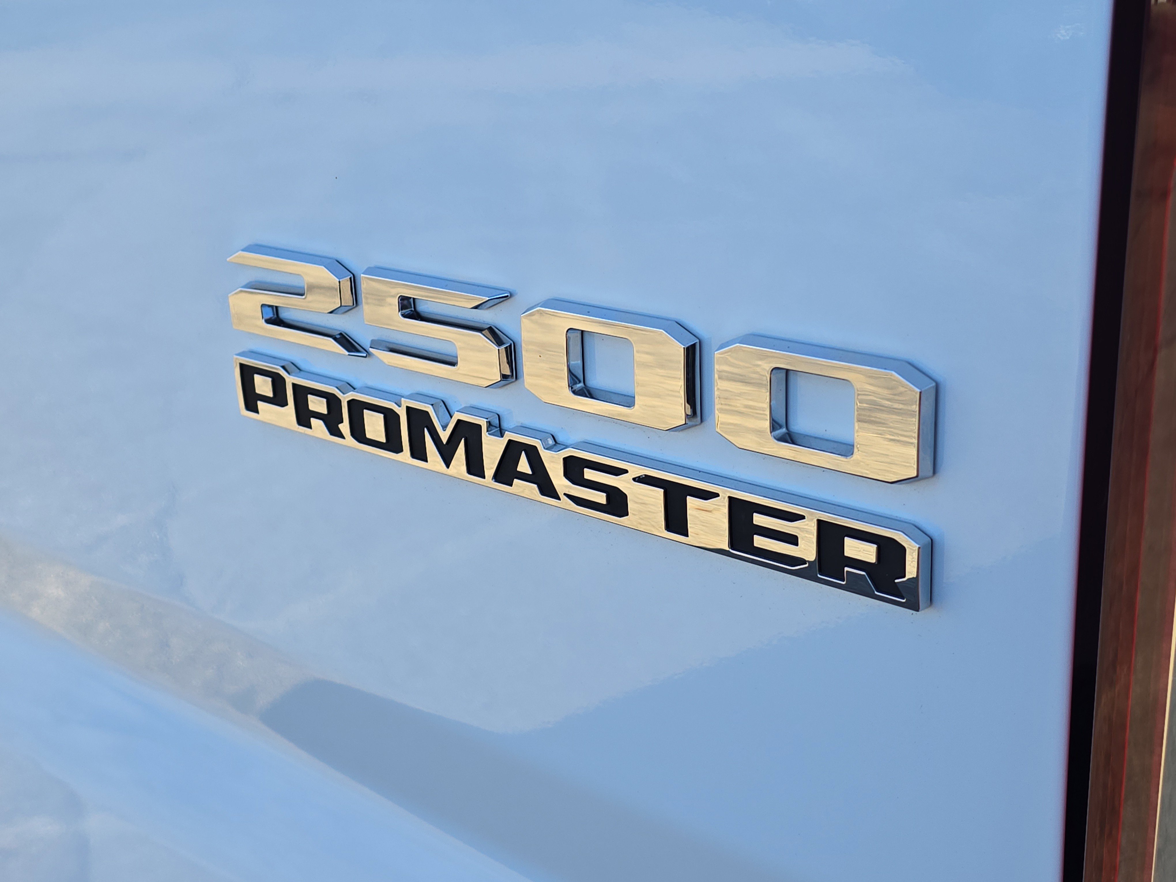 Used 2025 RAM ProMaster 2500 w/ Storage Group image 6