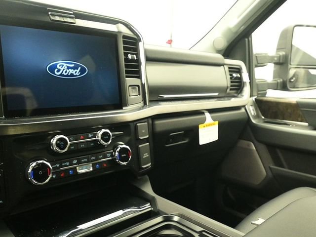 New 2026 Ford F250 Lariat w/ FX4 Off-Road Package image 13