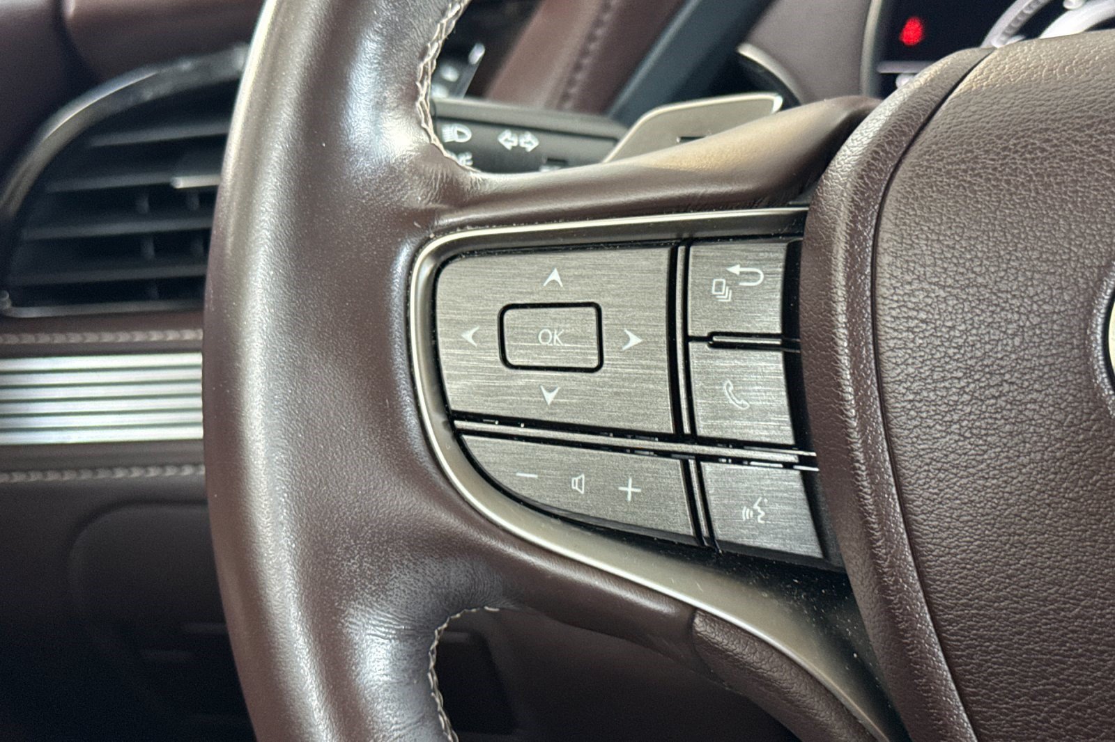 Used 2018 Lexus LS 500 w/ Accessory Package (Z2) RWD image 30
