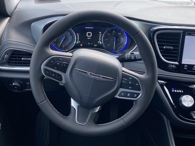 New 2026 Chrysler Pacifica Limited AWD/4WD image 41