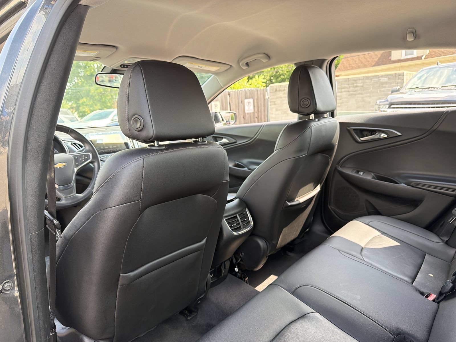 Used 2017 Chevrolet Malibu LT w/ Leather Package FWD image 20