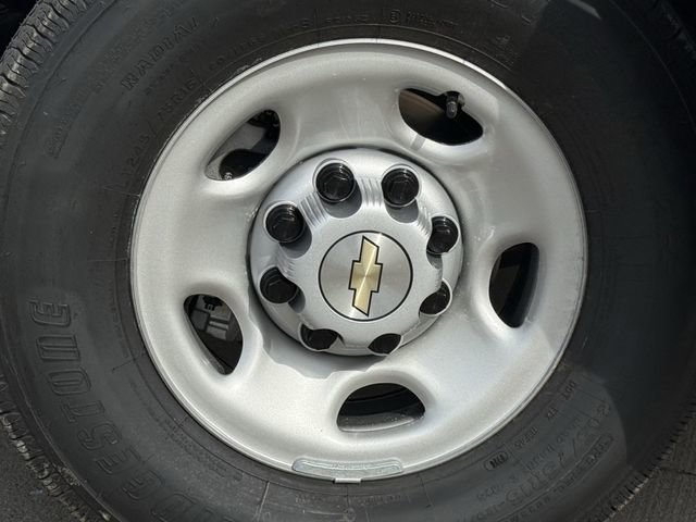 New 2026 Chevrolet Express 2500 RWD image 9