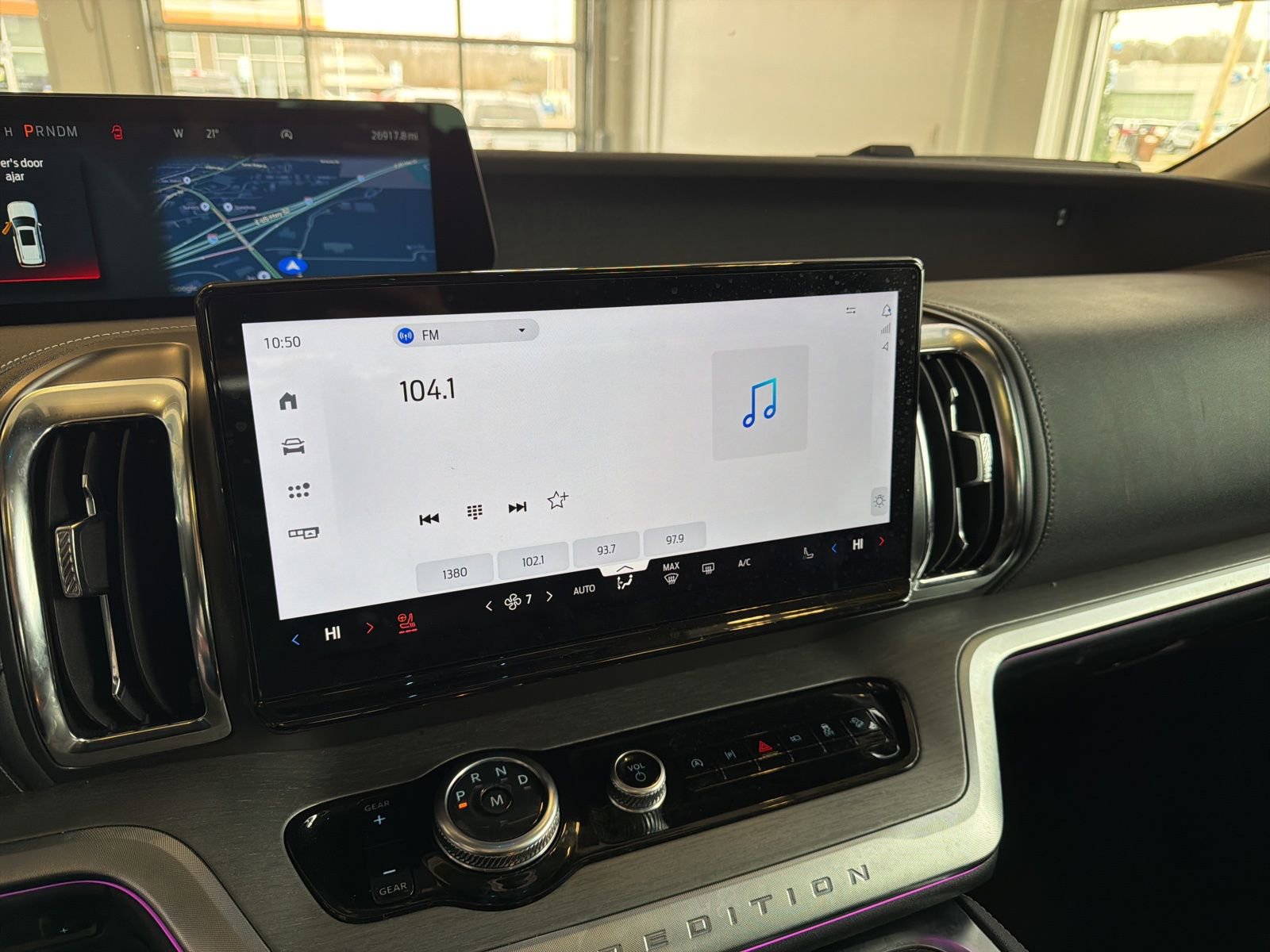 Used 2025 Ford Expedition Platinum image 30