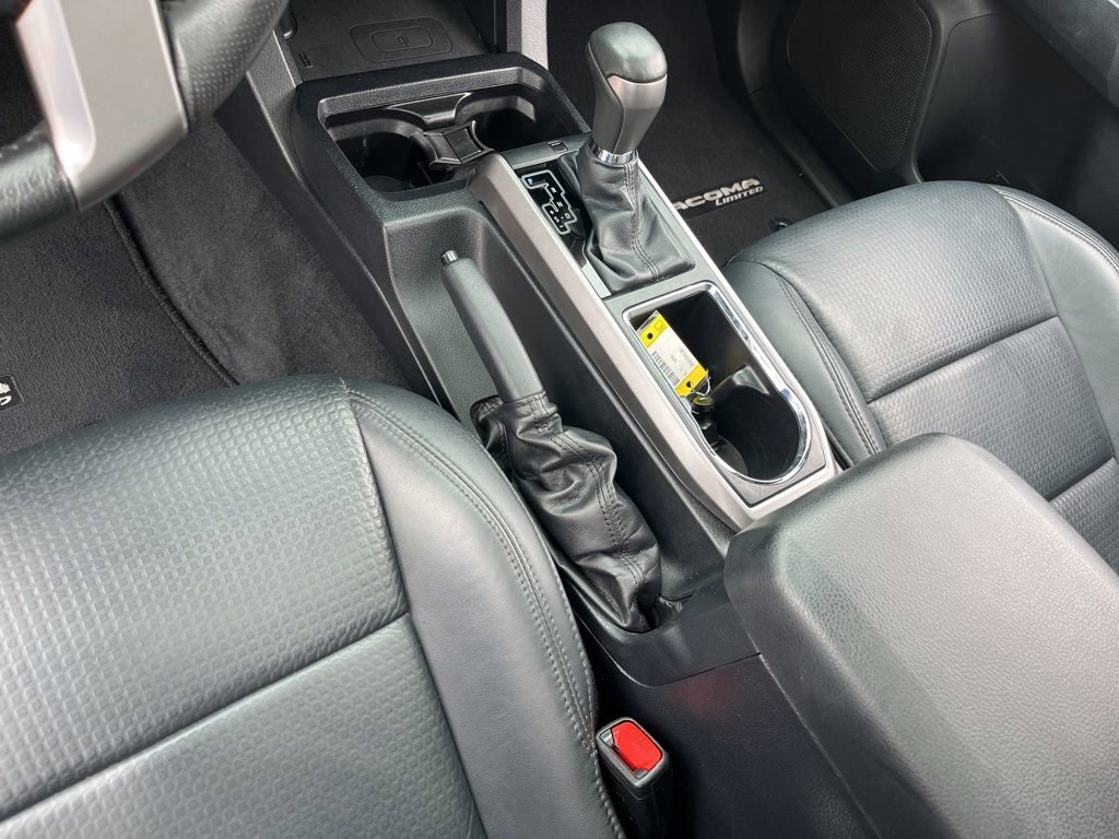 Used 2018 Toyota Tacoma Limited AWD/4WD image 21