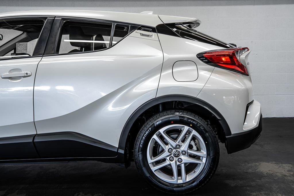 Used 2021 Toyota C-HR LE FWD image 13