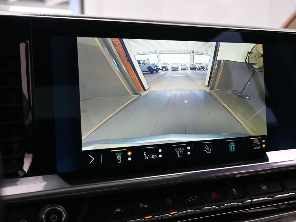 Used 2023 Chevrolet Silverado 1500 LTZ w/ LTZ Premium Package image 23