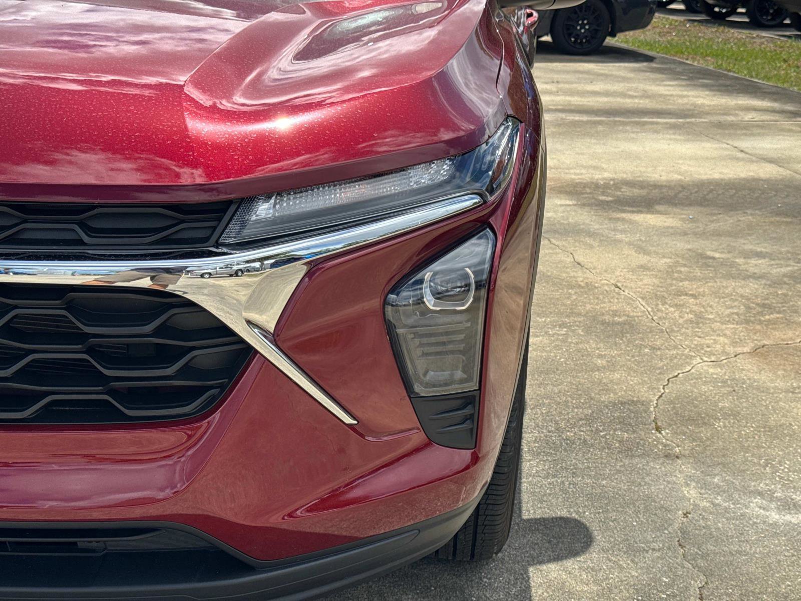 Used 2024 Chevrolet Trax LS w/ LS Convenience Package image 9