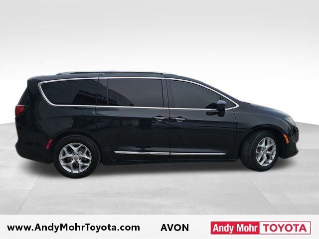 Used 2018 Chrysler Pacifica Touring-L Plus image 7