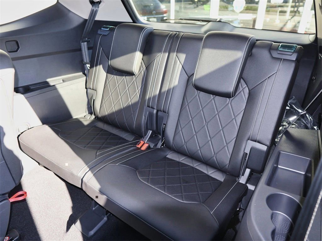 New 2026 Volkswagen Atlas SEL Premium R-Line image 17